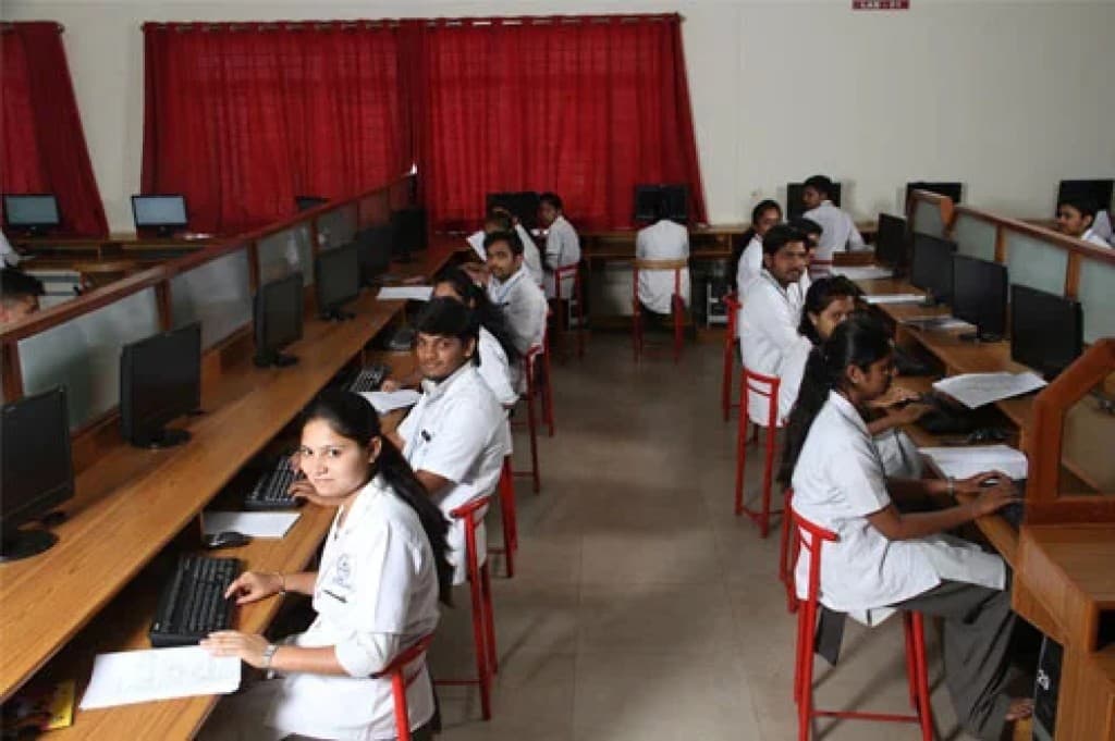 BIHE computer laboratory with students at work